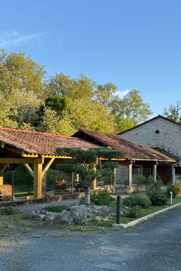 exterieur_terrasse_les_tables_de_crespin-denat_tarn-